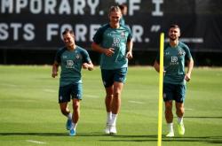 包含阿斯顿维拉今夜临场应变，志在德甲名次提升，气氛紧张，控场能力受关注的词条-(随机）