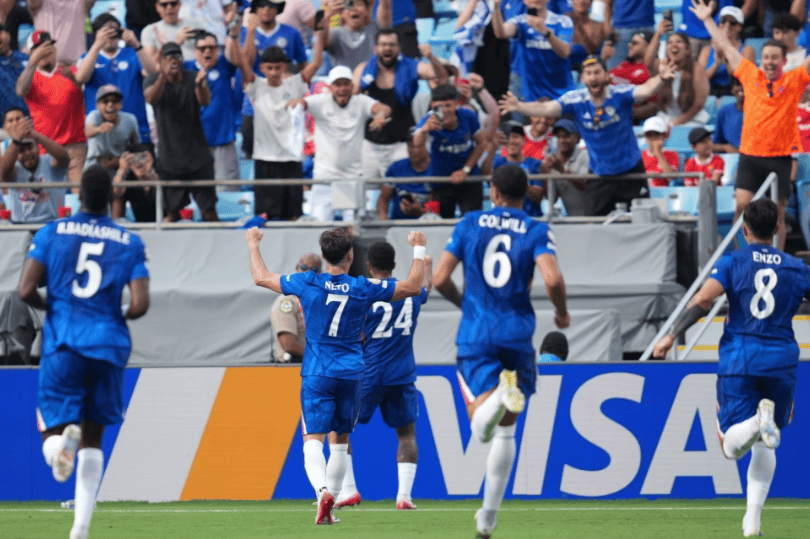 赛前欧冠焦点战，阿贾克斯再遭质疑，压力陡增，轮换策略成焦点(阿贾克斯19阵容名单)-满冠体育入口