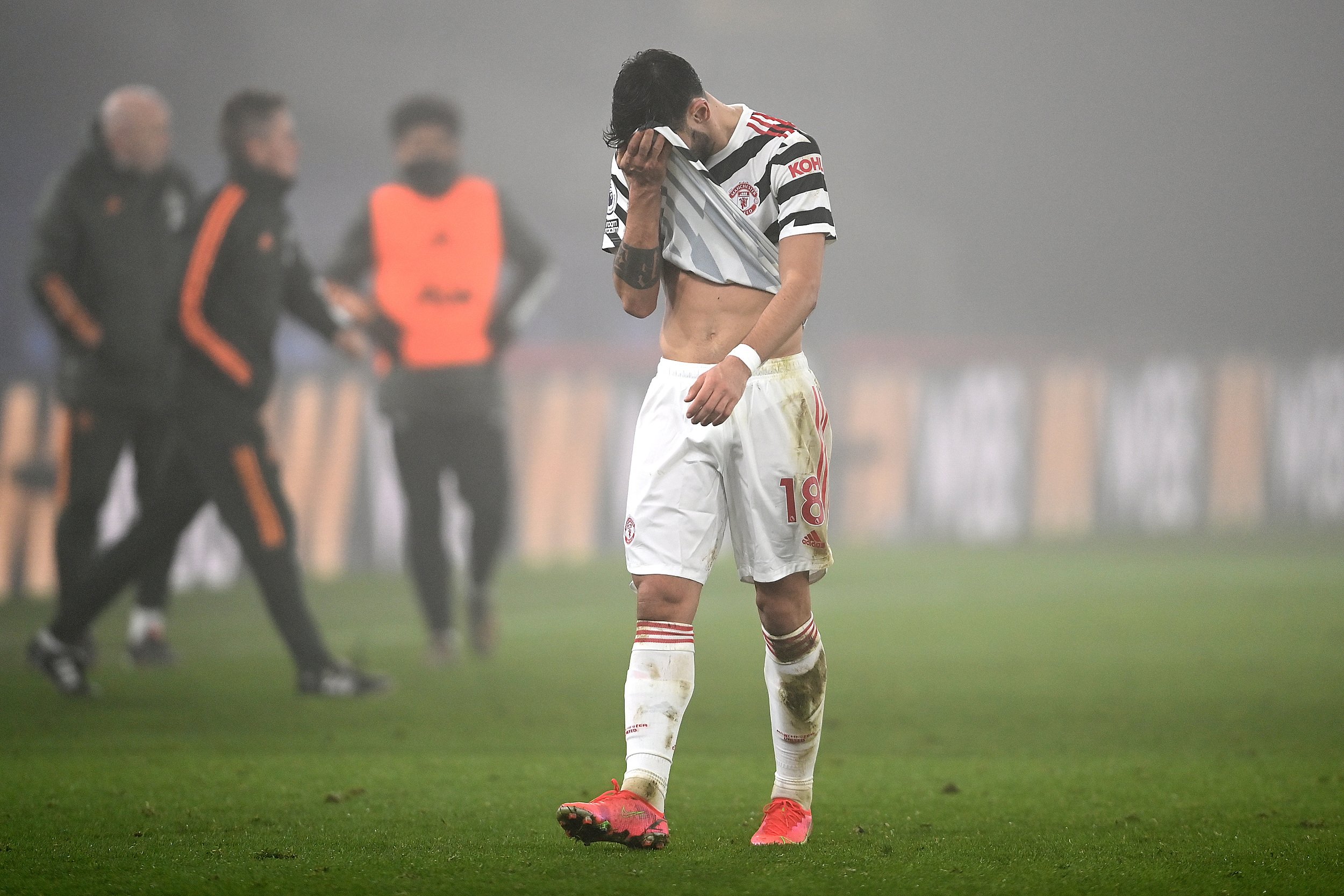 关于孟菲斯灰熊训练开放日；今晨防线松动引欢呼；国王杯在即；纪律约束更严格的信息